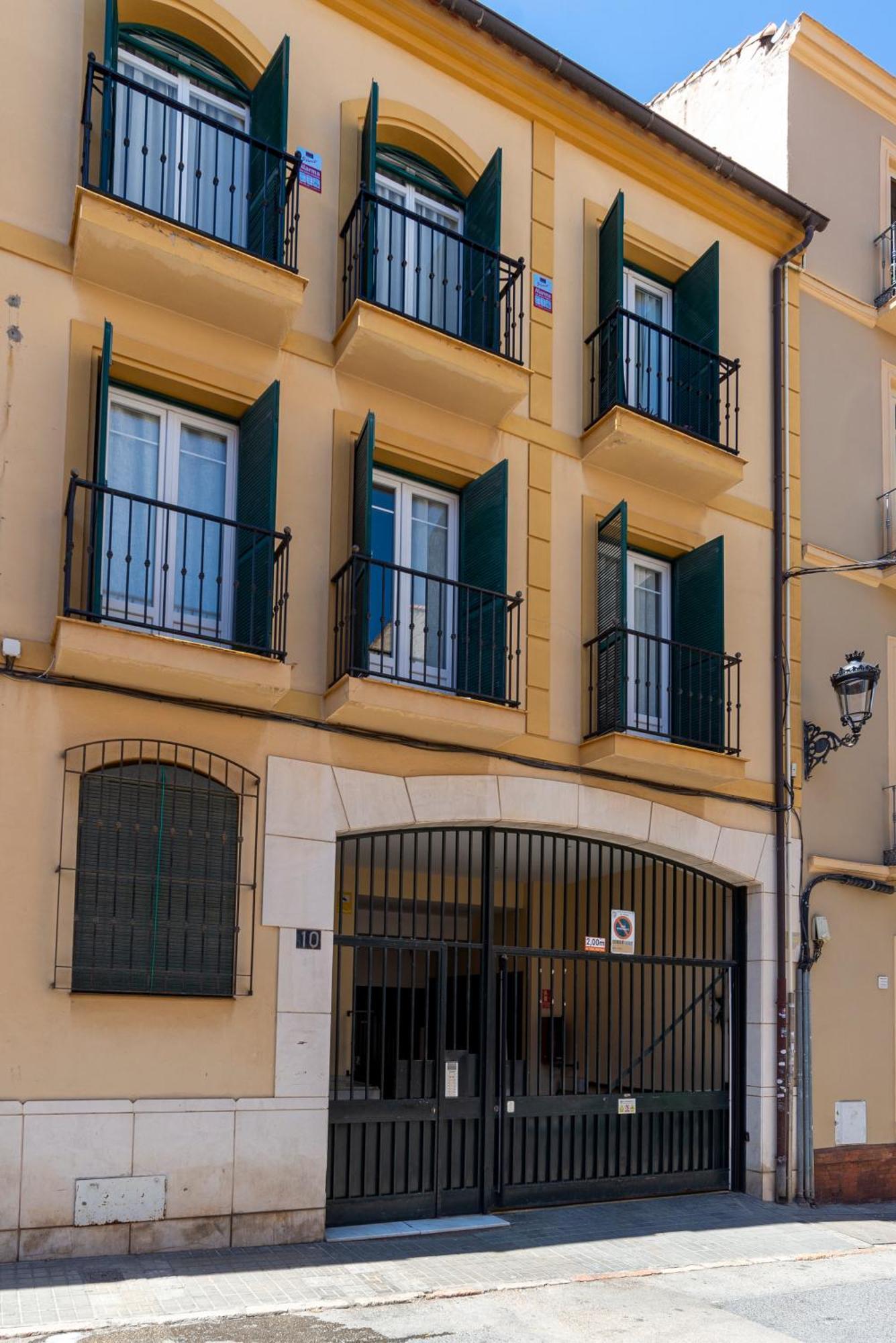 Apartment & Pool In Malaga City Center Екстер'єр фото