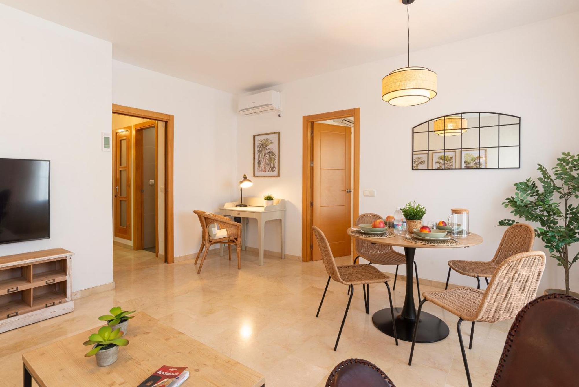 Apartment & Pool In Malaga City Center Екстер'єр фото