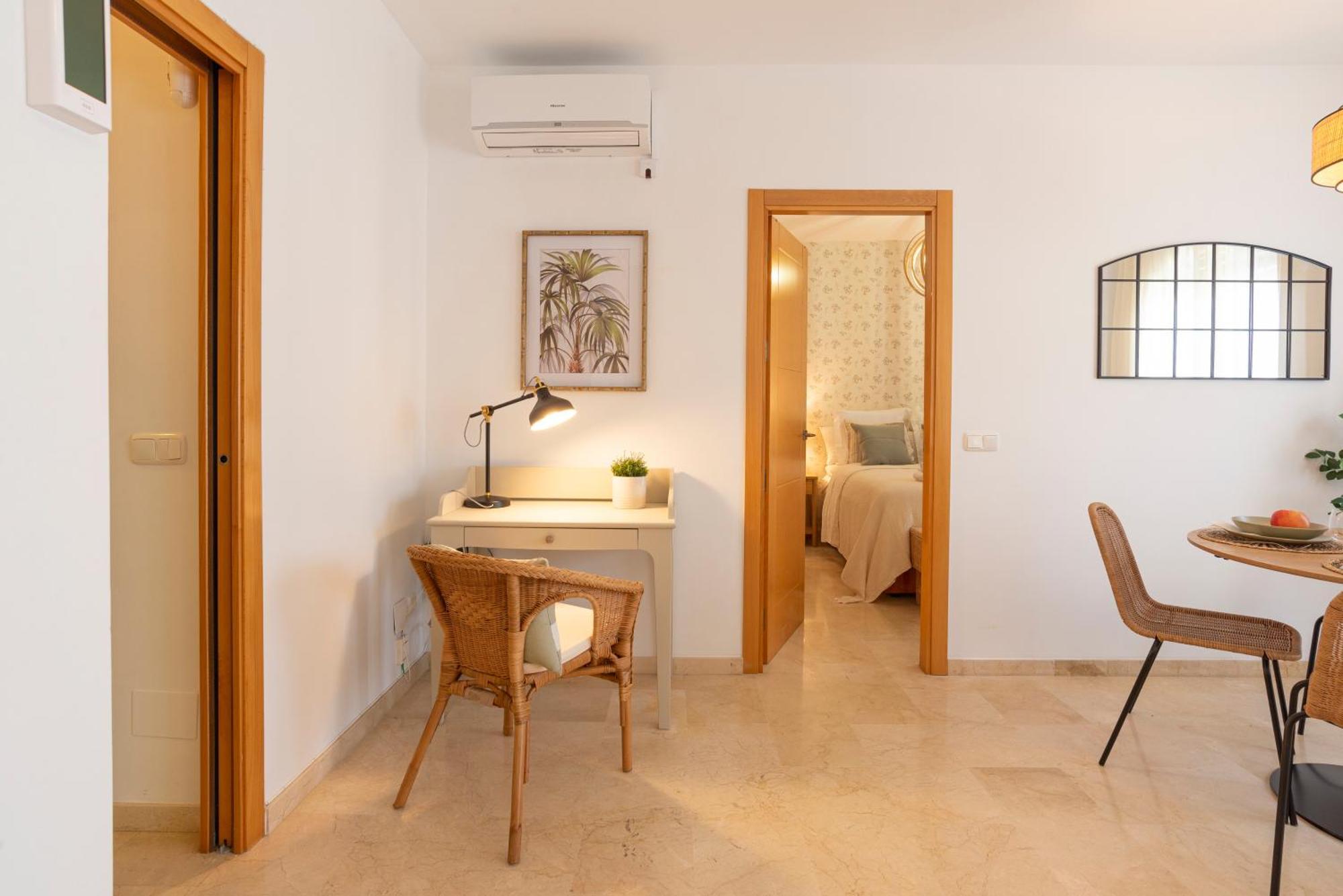 Apartment & Pool In Malaga City Center Екстер'єр фото