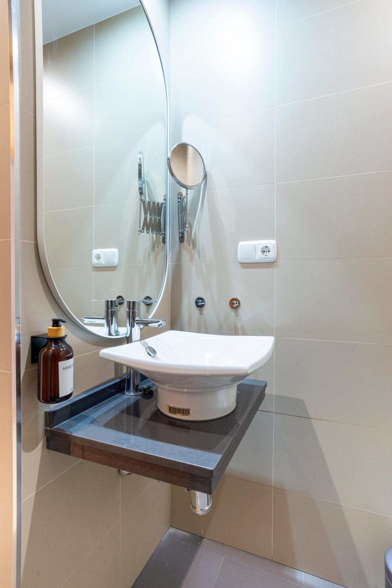 Apartment & Pool In Malaga City Center Екстер'єр фото